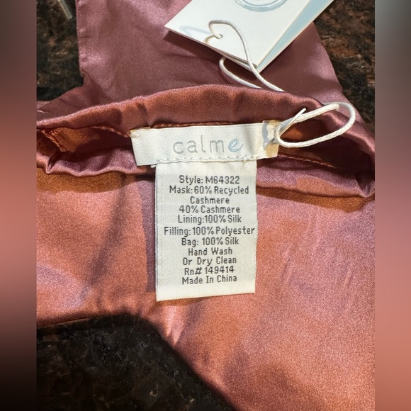 Johnny Was Calme Sleep Mask Cashmere Silk Eye Cover Mauve Pink Silk Travel Pouch - Picture 6 of 7